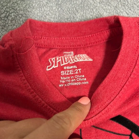 Marvel Red Spider-Man Kids Tee Size 2T - Picture 2 of 5